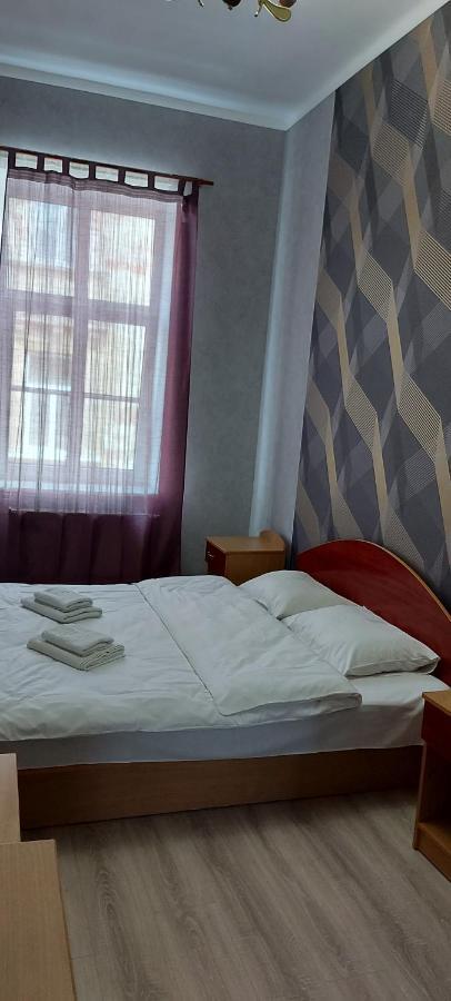 2 Bedroom Apartment On Tomashivskogo Street 7 Lviv Exterior foto